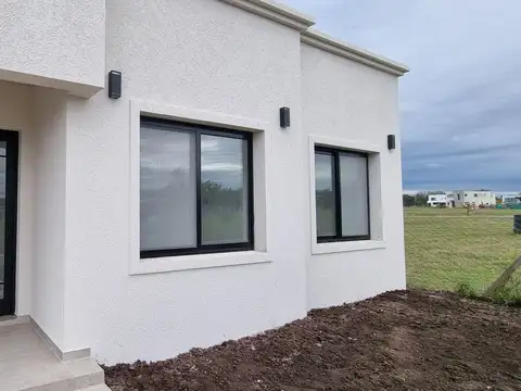 Casa en Venta en Pilar del Este - Santa Elena, USD 230.000