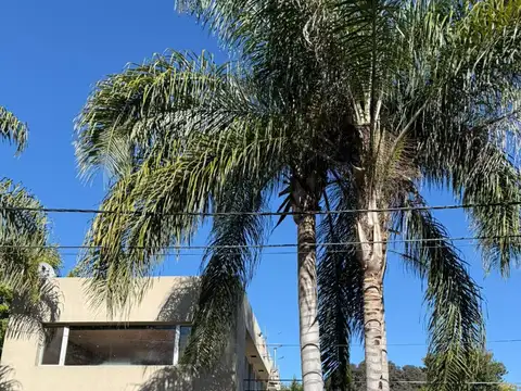 Casa de categoria en venta con pileta y quincho