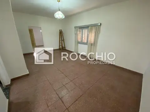 Casa en Alquiler en Villa Ballester, $ 800.000