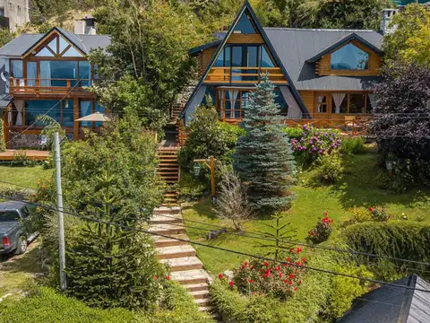 ESPECTACULAR CASA A LA VENTA EN AV. BUSTILLO 4400
