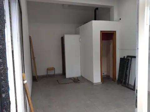 Local 21 m2 - Av. Jacinto Peralta Ramos y San Salvador