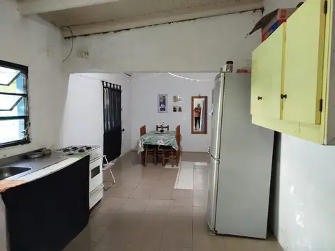 Casa 5 ambientes con 1 baño