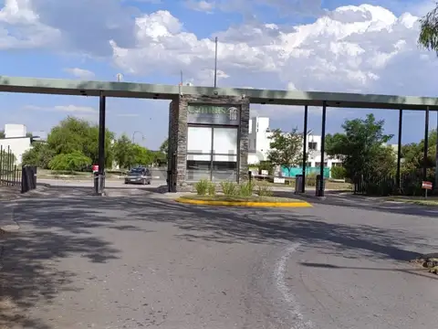 VENTA ESPECTACULAR LOTE EN BARRIO PRIVADO LAS CAÑITAS MALAGUEÑO
