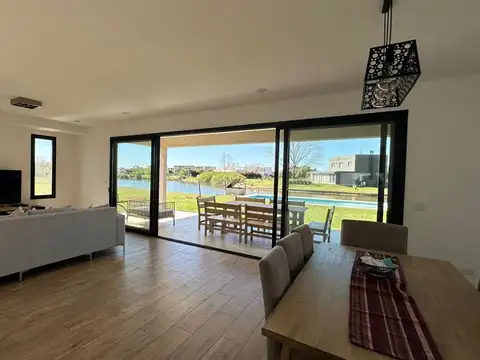 Casa en Venta en El Canton - Norte, USD 350.000