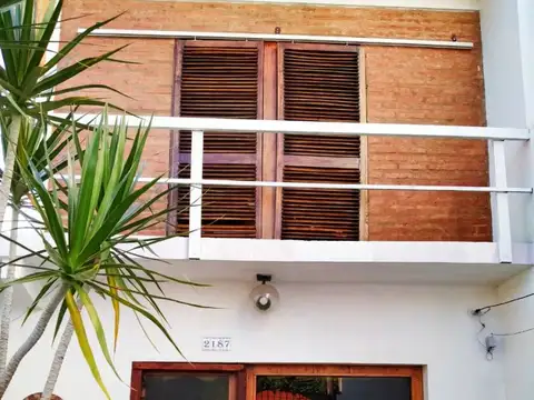 Casa 7 ambientes con 4 baños