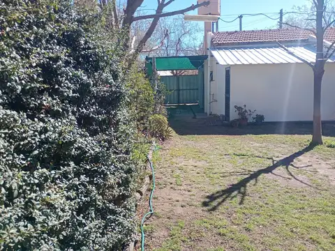 VENTA CASA EN PEDRIEL DOS DORMITORIOS CON PATIO