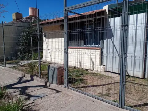 Bombero Pedro Cruceño 1100