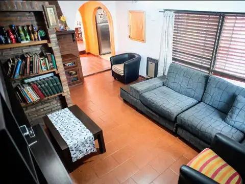 Casa 4 ambientes con 1 baño