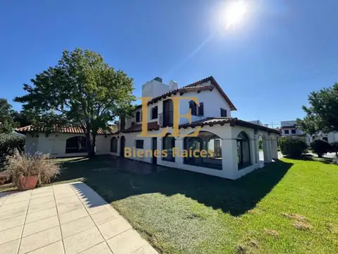 Venta Casa en Aranjuez Country Club APTO CREDITO