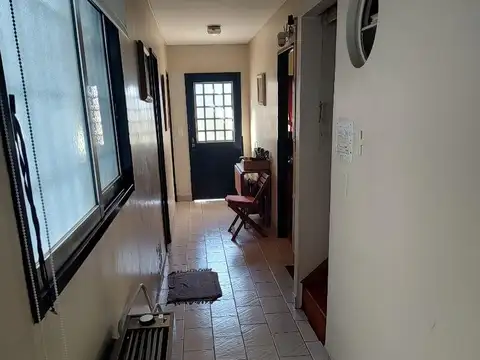 DUPLEX DE 6 AMBIENTES CON SALIDA A 2 CALLES