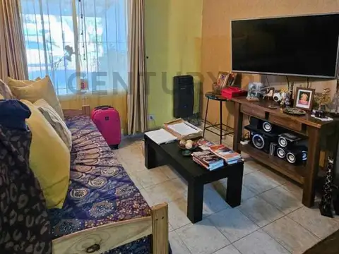 Dúplex en venta - Dos dormitorios. 81 entre 28 y 29 La Plata