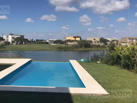 Av de los Lagos El Canton