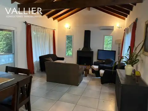 Casa 5 ambientes con 3 baños