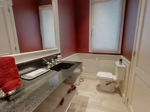Casa 6 ambientes con 5 baños