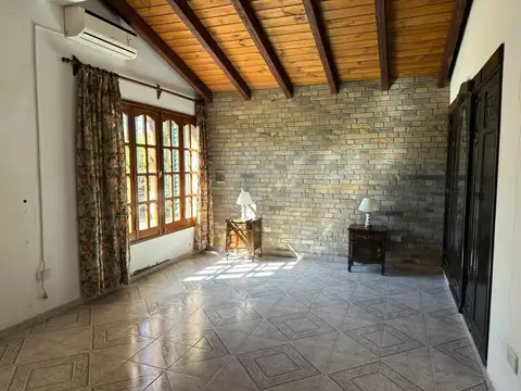 Casa 4 ambientes con 4 baños
