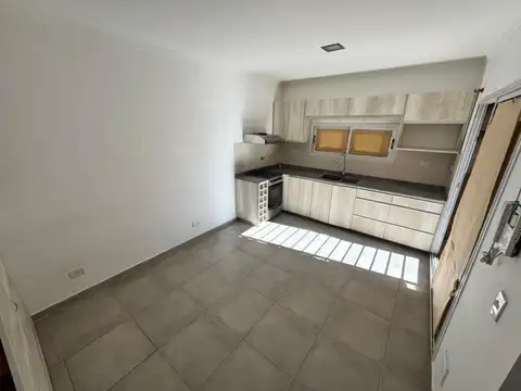Depto Tipo Casa 3 ambientes con 2 baños
