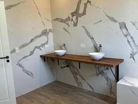Casa 4 ambientes con 4 baños