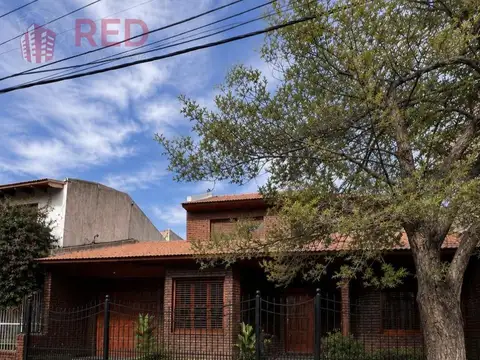 VENDE CASA EN OPORTUNIDAD CIPOLLETTI