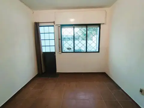 ALQUILER APARTAMENTO DE 1 DORM. EN BUCEO C/PATIO