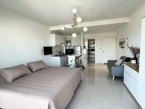 Dpto monoambiente en alquiler al frente con amplio balcon super luminoso bajas expensas