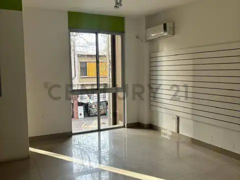 Av. San Martín 924 92400, Piso 0