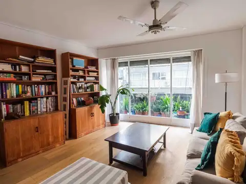 Venta — Piso 4 Ambientes con Palier Privado y Balcón | Recoleta
