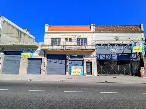 Galpon sobre lote de 8.66 x 40.88. C/Vivienda