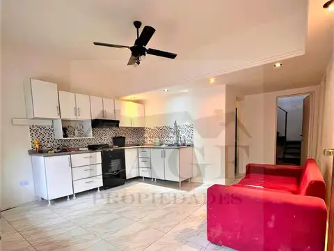 Depto Tipo Casa en Alquiler de 3 ambientes