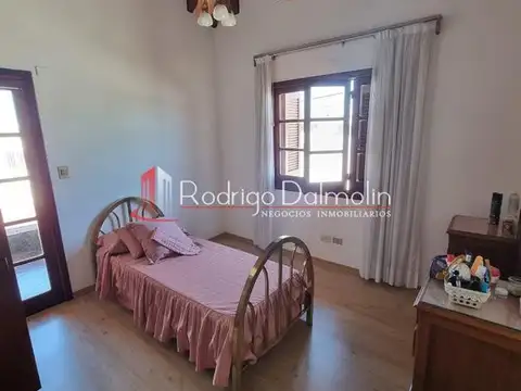 Casa 5 ambientes con 4 baños