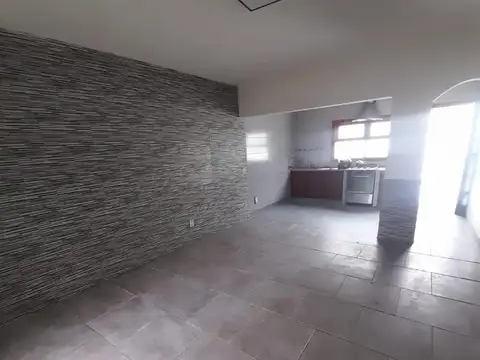 CASA EN PH. 4 AMB. CONSTITUCION USD60.000 MAS CUOTAS 