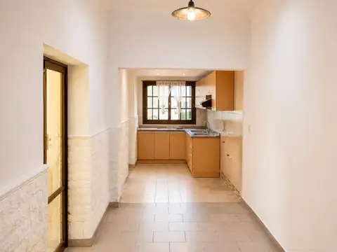 Casa 6 ambientes con 4 baños