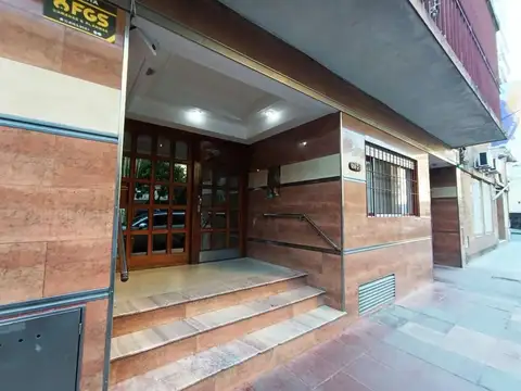 2 Amb.CONTRAFRENTE aire y luminosidad LComed.  Coc. baño- placard ZONA CENTRICA