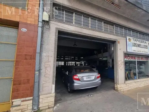 Local de 300 m2 tipo galpón en Venta  en  Pelliza 4600, Munro