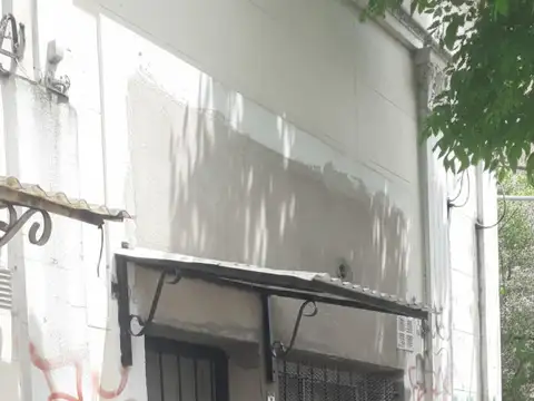 PH de 2 Ambientes Al Frente Sobre Laprida 1003 Esquina Penna