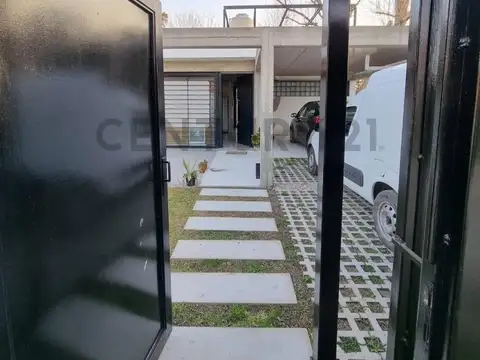 Casa en barrio cerrado en venta en Villa Elisa.Propiedad moderna sobre la calle 413 entre 21A y 2