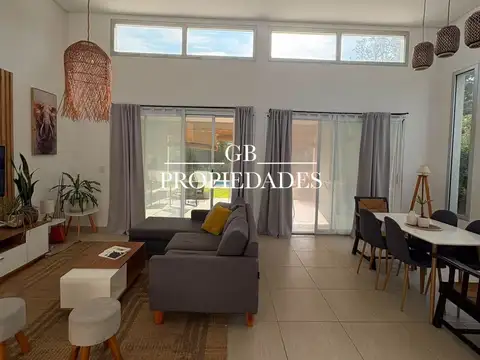 Casa en Venta en Santa Emilia, USD 160.000