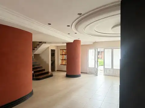 Casa en Alquiler en Flores, USD 2.300