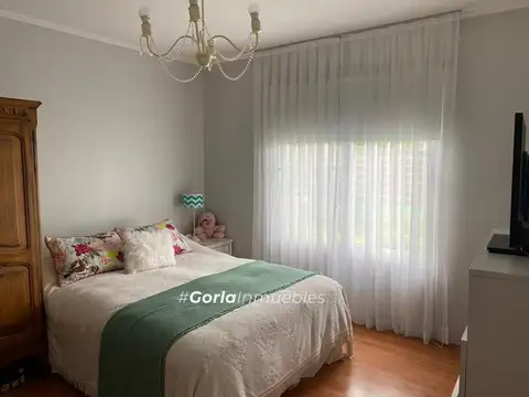 CASA 3 DORM. LOTE 1000M2. - BARRIO LAS PALMAS - PILETA C/SOLARIUM - GRAN PARQUE - LOBOS -