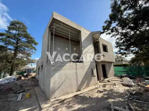 Casa 5 ambientes con 2 baños