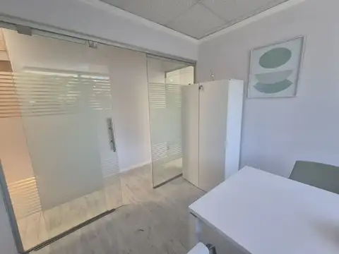 Oficina en Alquiler 24 años