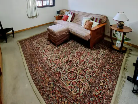 Imponente Chalet de 5 Dormitorios en Barrio Da Vinci