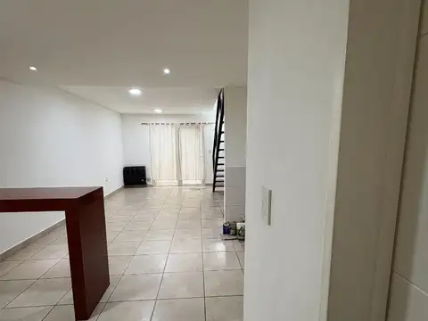 Casa en Alquiler en Centenario, $ 1.500.000
