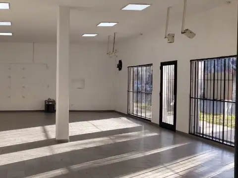 Local en Alquiler 25 años