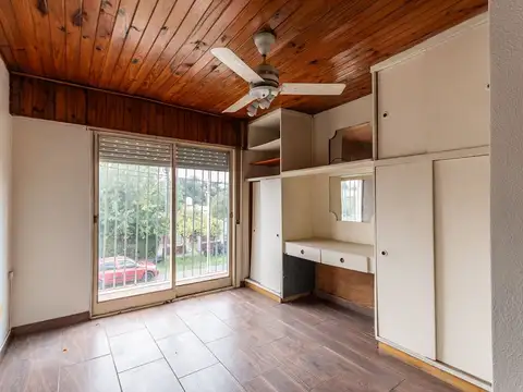 CASA CON JARDIN, TERRAZA Y QUINCHO en Jose C Paz