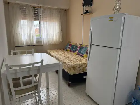 IMPECABLE DOS AMBIENTES EN VENTA! A METROS DEL MAR