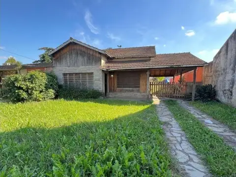 Venta casa 5 ambientes c/ pileta y quincho - Cruce Castelar , Moreno