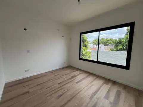 Depto Tipo Casa en Venta con 1 cocheras