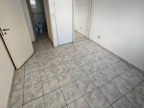 *ALQUILER DE DEPARTAMENTO DE 2 AMBIENTES AL FRENTE EN RAMOS MEJIA*