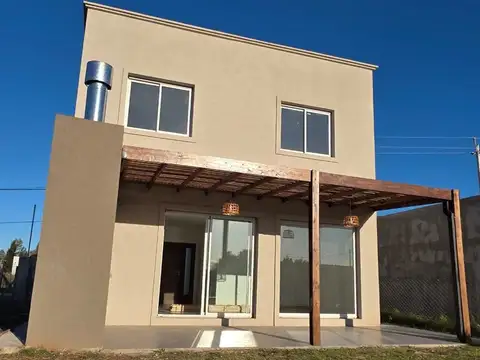 Venta Casa 5 amb estrenar Barrio Semi cer Cardales