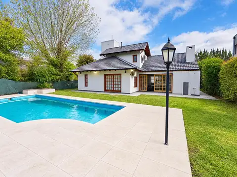 VENTA CASA 3 AMBIENTES CON PILETA EN BARRIO LAS LAJAS GENERAL RODRIGUEZ